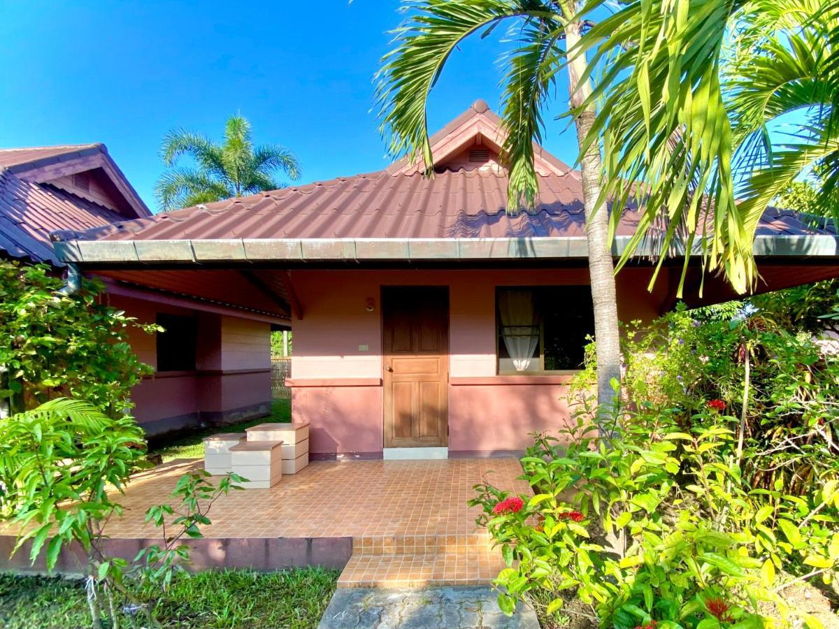 Mom And Me Resort & Farm Doi Saket Exterior photo