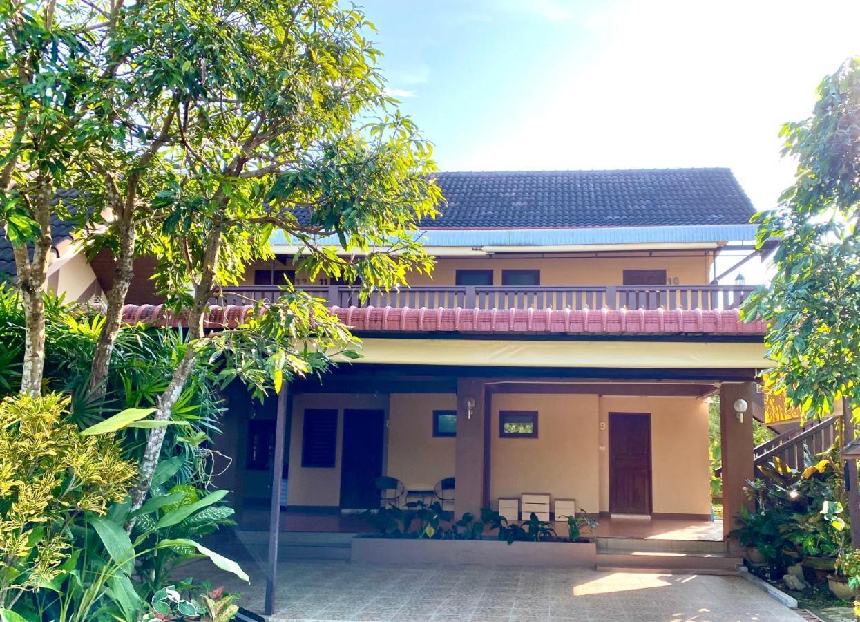 Mom And Me Resort & Farm Doi Saket Exterior photo